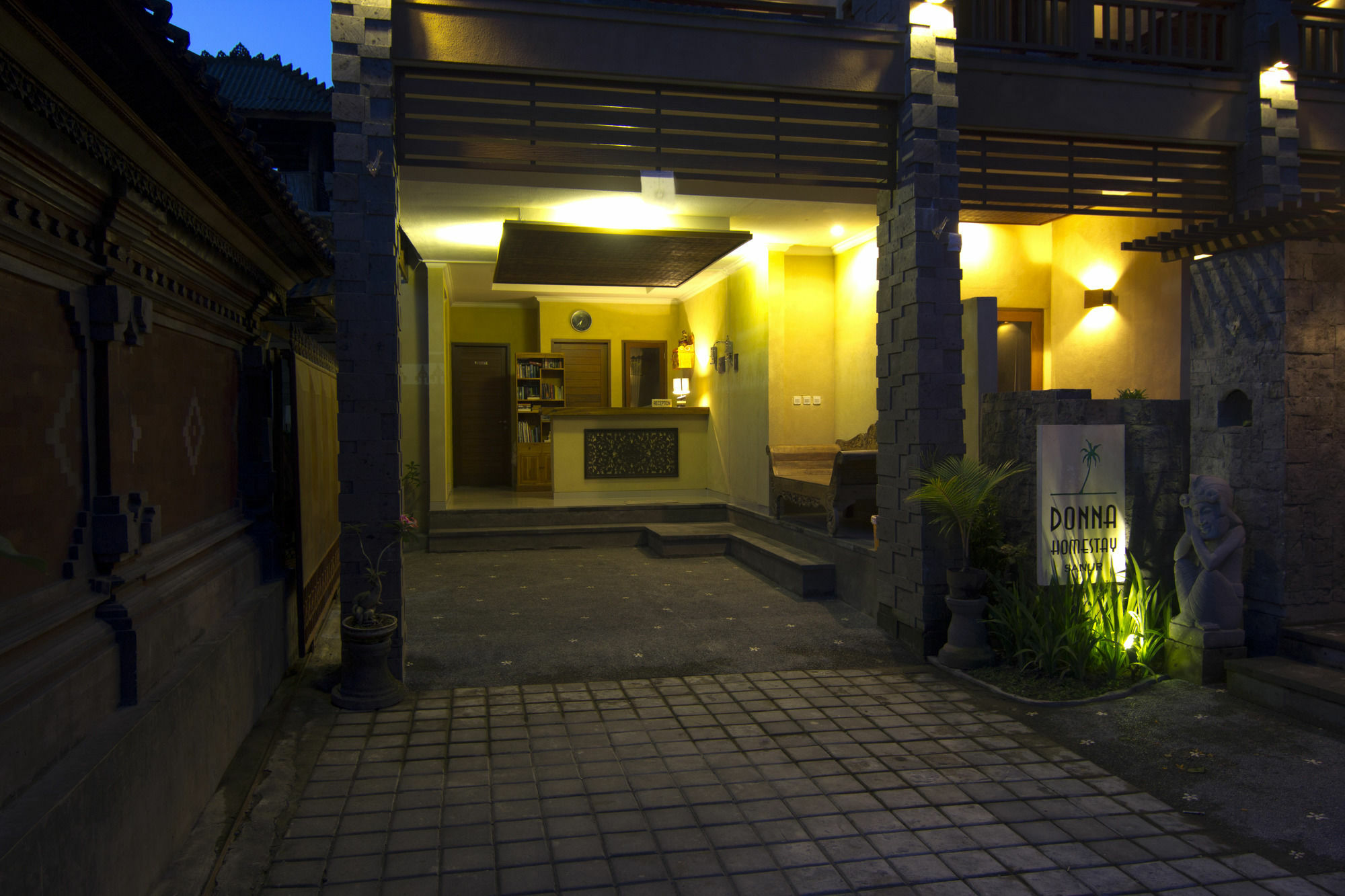 Donna Homestay Санур Екстер'єр фото